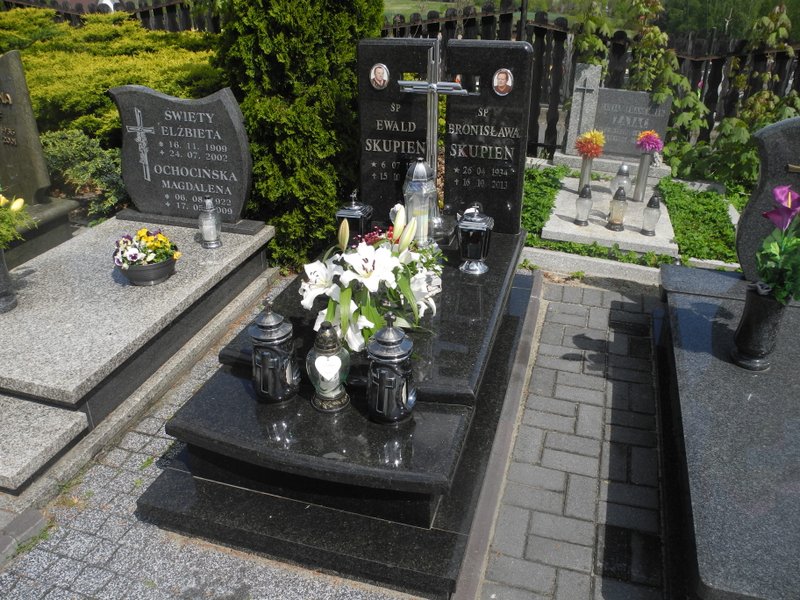 Grób Bronisława Skupień